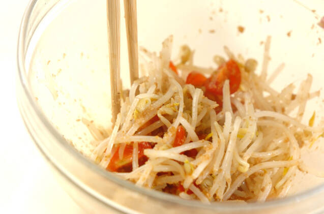 モヤシとミニトマトのゴマ和えの作り方の手順4