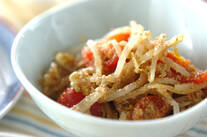 モヤシとミニトマトのゴマ和え