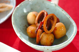 イカ缶と冷凍里芋の煮物