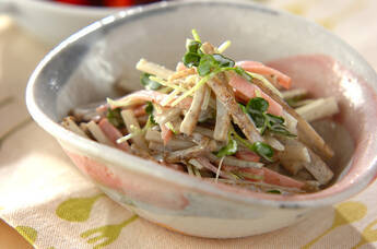 定番のお惣菜!シャキシャキゆでゴボウのサラダ