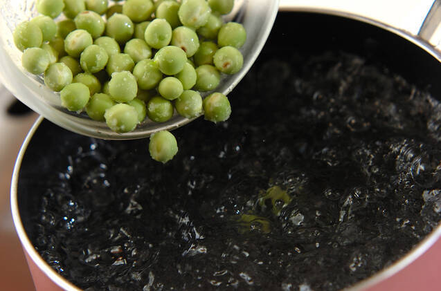 エンドウ豆の卵とじの作り方の手順1