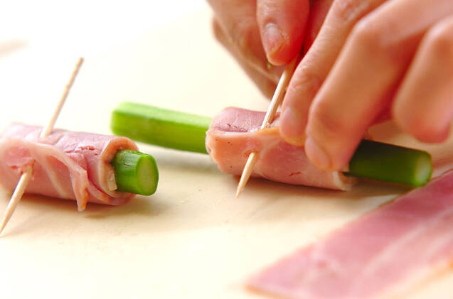 ベーコンのアスパラ巻きの作り方の手順4