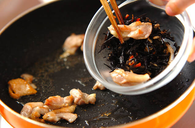 鶏ヒジキの作り方の手順1