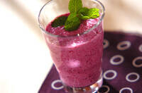 ベリーのヨーグルトスムージー