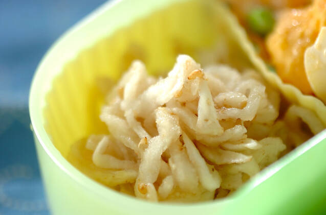 切干し大根のゴマ酢和え