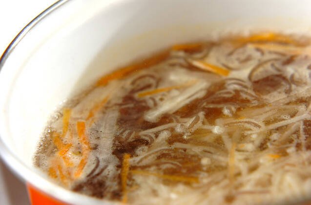 大根と糸コンニャクのスープの作り方の手順4