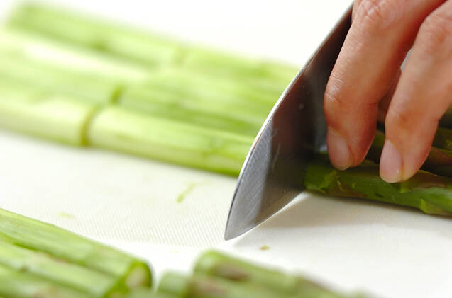 アスパラのタラマヨがけの作り方の手順1