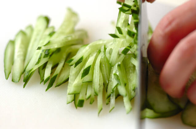 キュウリと春雨のサラダの作り方の手順1