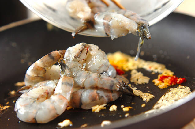 しっかり味でご飯がすすむ！ぷりぷりエビのニラ玉の作り方の手順5