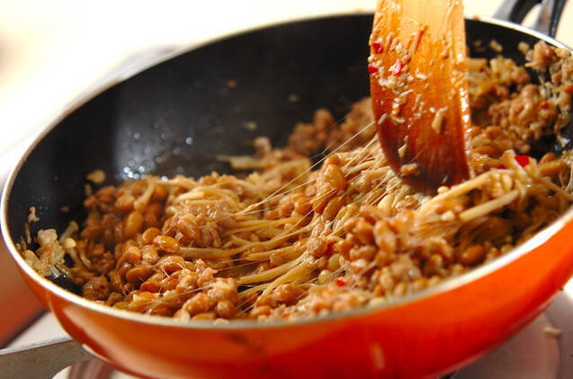 エノキ納豆のサラダ巻きの作り方の手順4