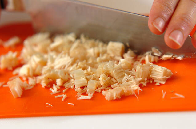 エノキ納豆のサラダ巻きの作り方の手順1