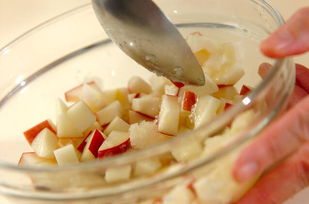 角切りリンゴのおろし和えの作り方の手順3
