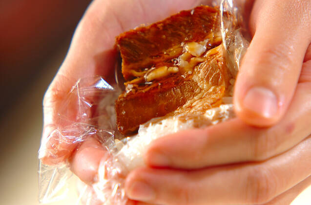 角煮にぎりの作り方の手順2