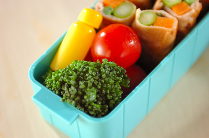 プチトマトとゆでブロッコリー