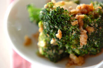 ブロッコリーのクルミ和え