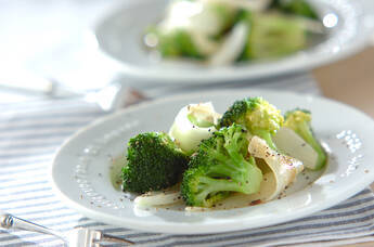 ブロッコリーのワイン蒸し