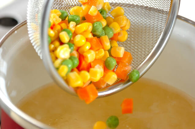 たっぷり卵白のスープの作り方の手順3