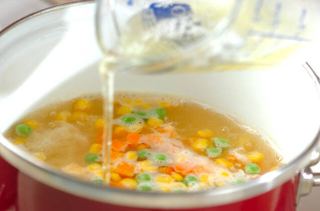たっぷり卵白のスープの作り方の手順4