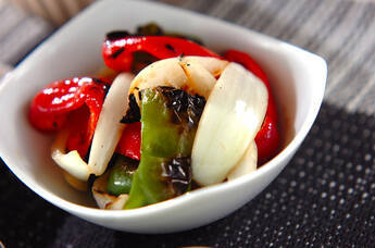 焼きピーマンと玉ネギのマリネ