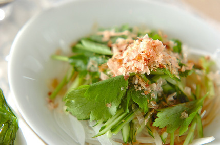 新玉ネギの和風サラダ