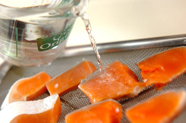 塩鮭の粕汁の作り方の手順1