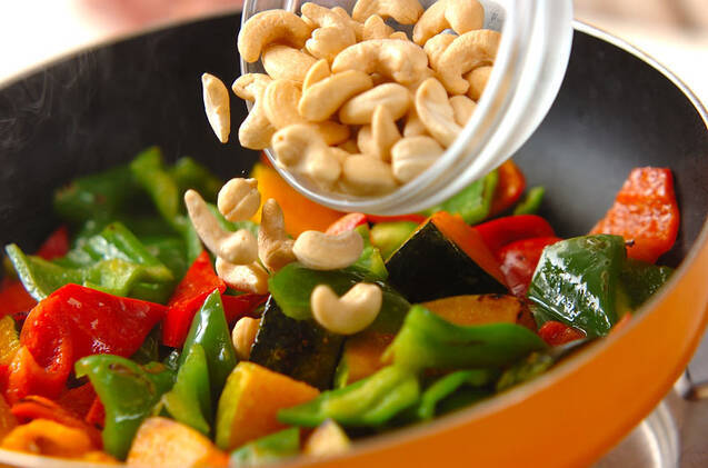 カシューナッツ炒めの作り方の手順5