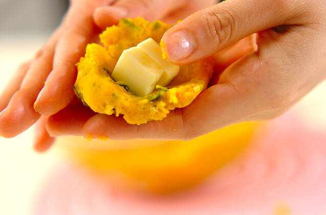 カボチャのチーズ入りゴマ団子の作り方の手順3