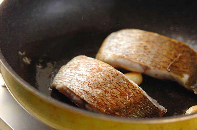 鯛のアクアパッツァの作り方の手順5