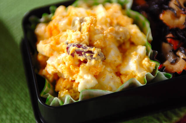 ゆで卵とミックスビーンズのサラダ