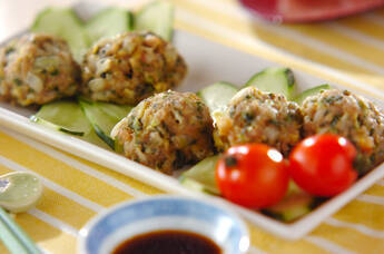 レンジでエビ入り蒸し団子