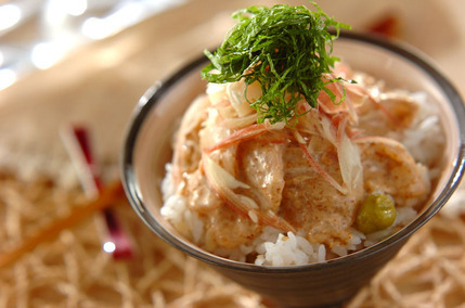 鯛のゴマダレ丼