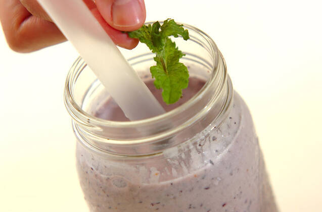 バナナとブルーベリーのヨーグルトスムージーの作り方の手順2