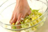 春キャベツの手もみサラダの作り方5