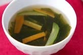 ワカメと野菜のスープ