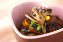 キノコと芽ヒジキの煮物