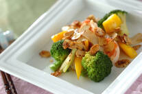 エビとホタテのソテー ナッツソースがけ