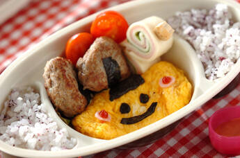 にこにこ顔のオムレツお弁当♪
