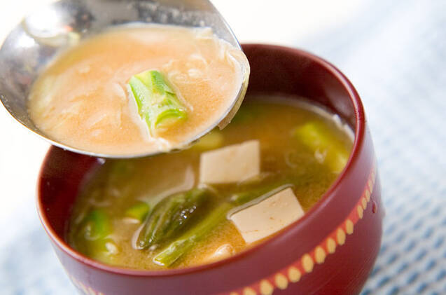 アスパラのみそ汁の作り方の手順5