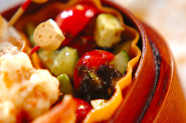 アボカドとプチトマトの岩のり和え