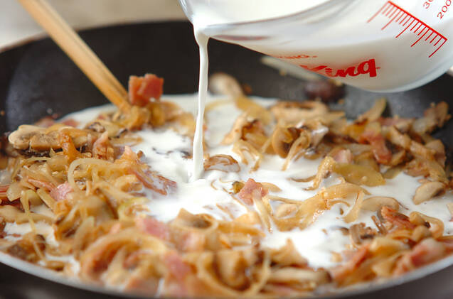 キノコのクリームペンネの作り方の手順7