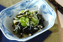 ワカメのリンゴ酢和え