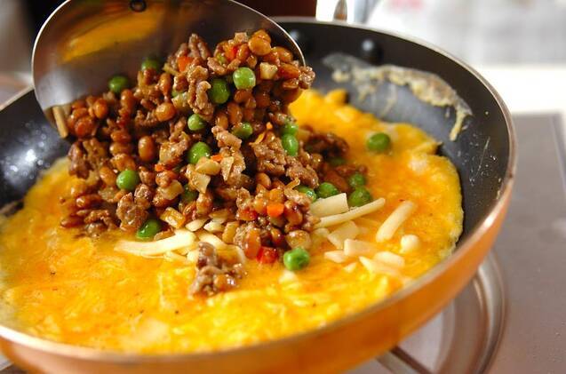 納豆チーズカレーオムレツの作り方の手順8