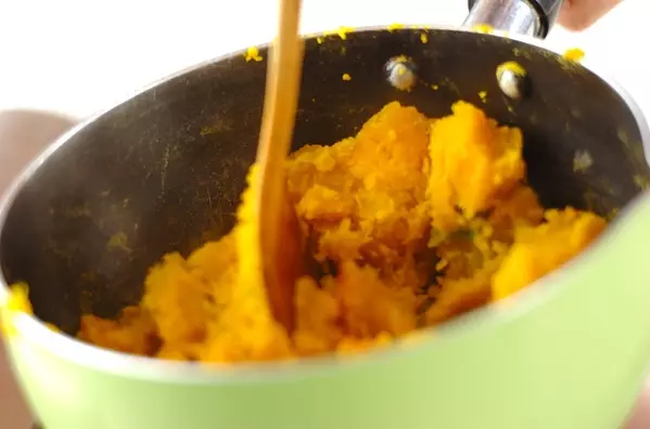 かぼちゃの魅力！おすすめレシピ　チーズおやき 甘くてもちもちの作り方2