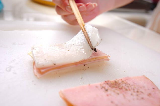 薄切り餅ピカタの作り方の手順4