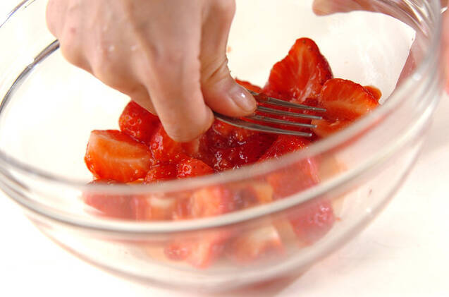 イチゴヨーグルトゼリーの作り方の手順1