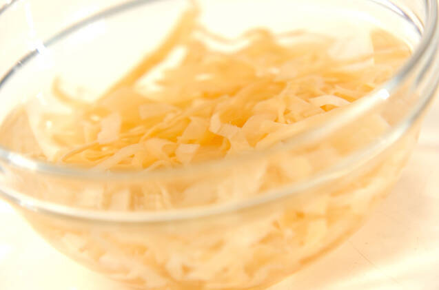 クラゲの梅肉和えの作り方の手順1