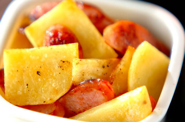 ソーセージとポテトのハーブソテー