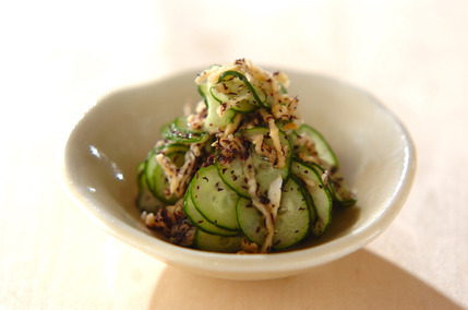 キュウリと切干し大根のユカリ和え