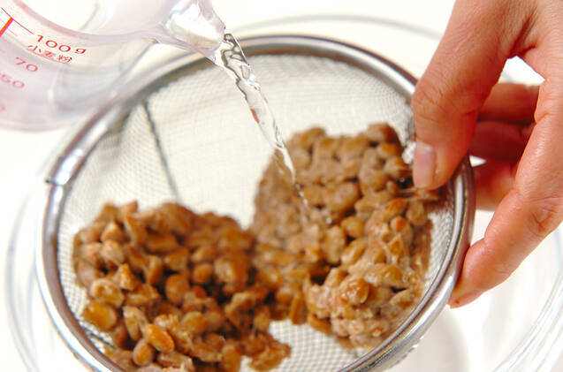 ひき肉納豆のレタス包みの作り方の手順1