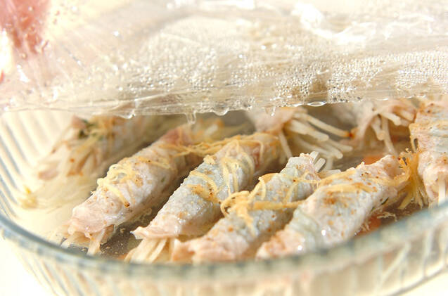 豚肉のモヤシロールの作り方の手順3